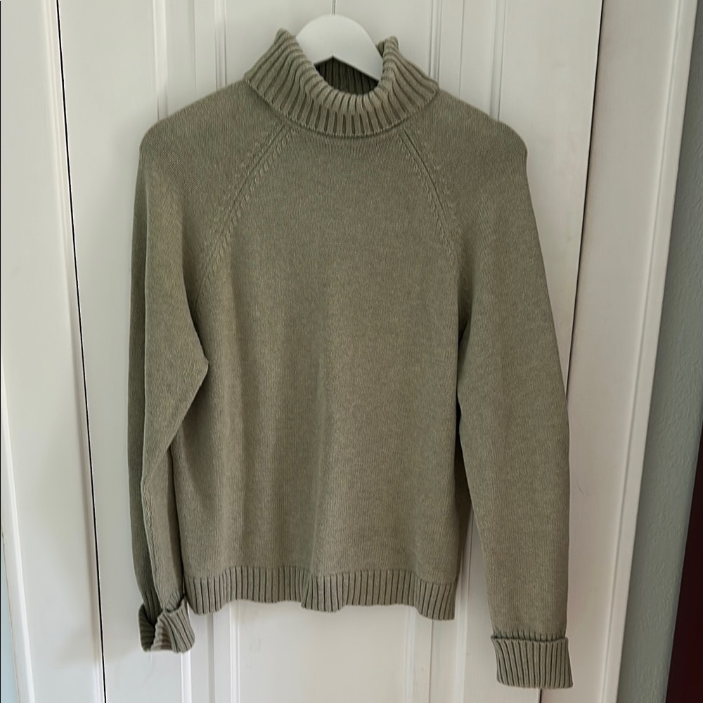 Jeanne Pierre • Sage Green Vintage Turtleneck Sweater Size L